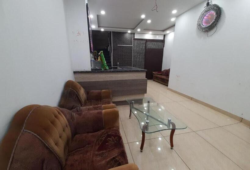 Hotel Abrol Residency