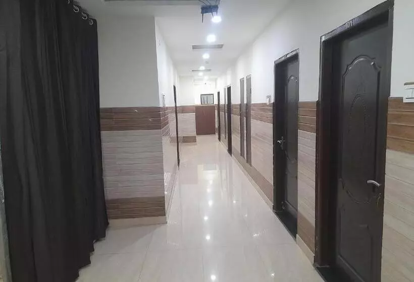 Hotelli Abrol Residency