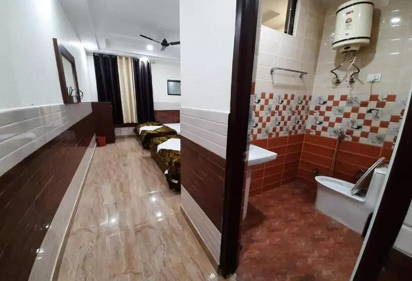 Hotelli Abrol Residency