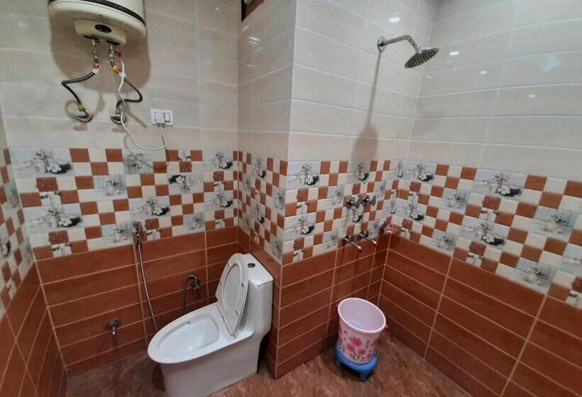 Hotel Abrol Residency