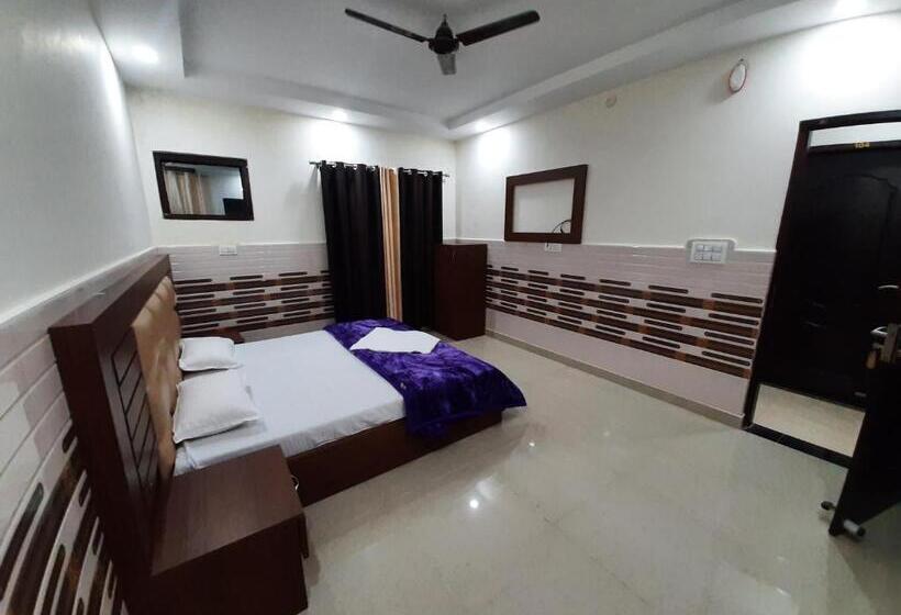 Hotel Abrol Residency