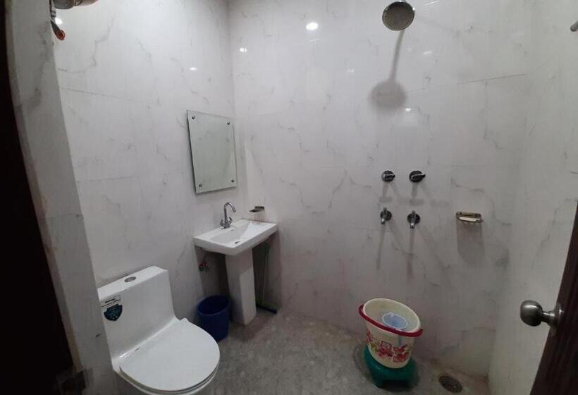 Hotel Abrol Residency