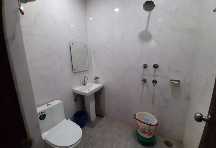 Hotelli Abrol Residency