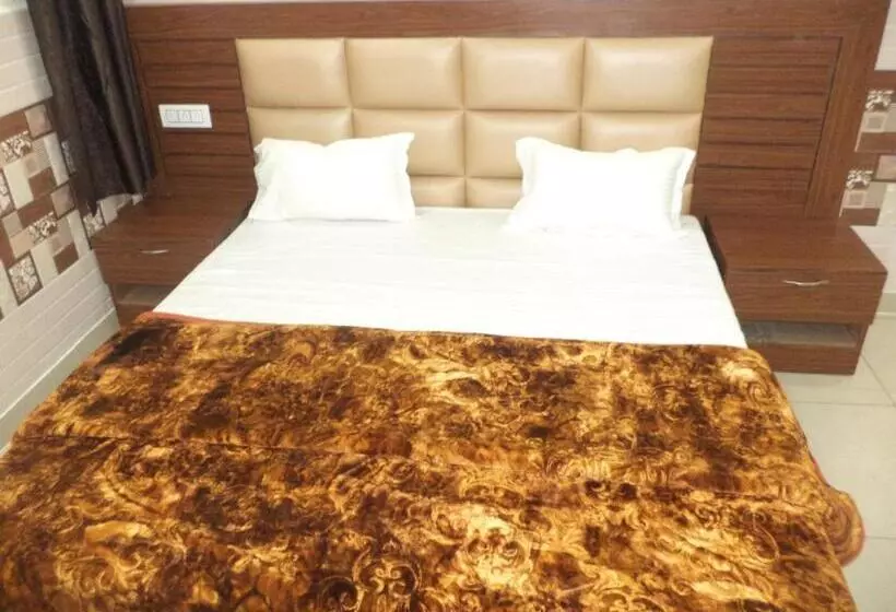 Hotelli Abrol Residency