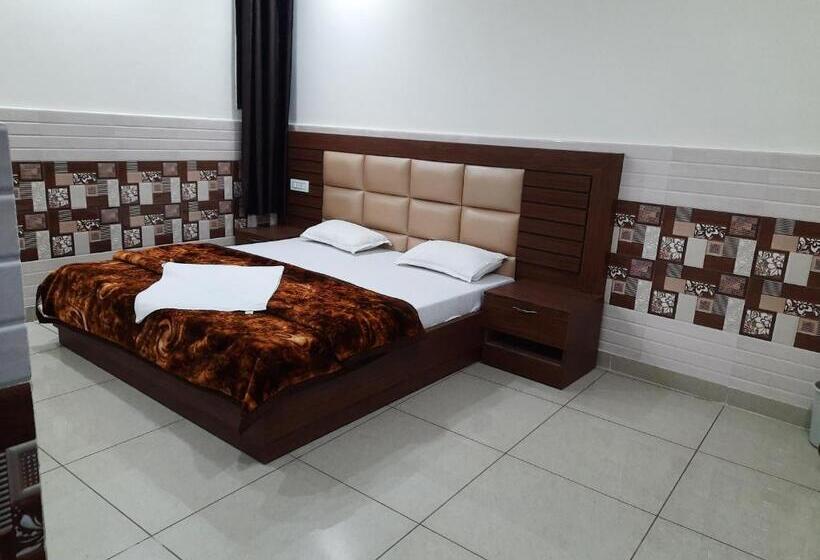 Hotel Abrol Residency