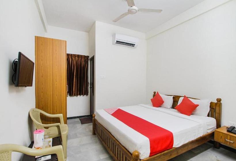 Hotel Eshi S Golden Cafe