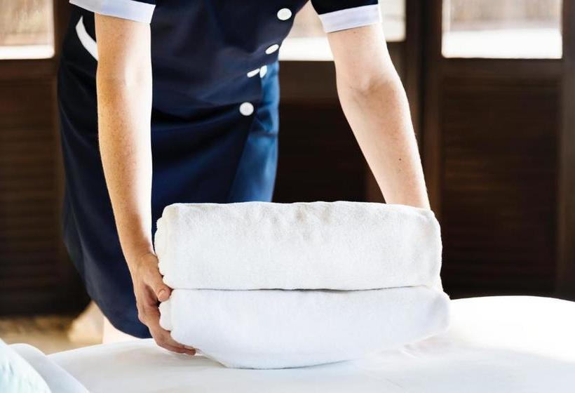 Hotell Spot On 49308 Royal Palace