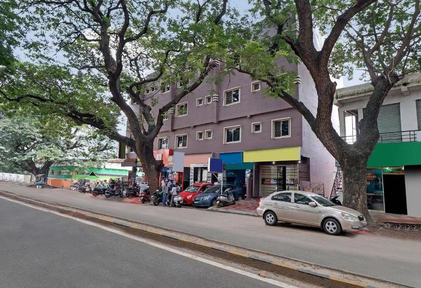 Hotelli Spot On 62188 Sahara Residency