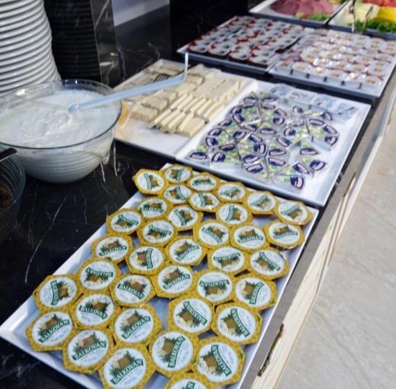 בית מלון כפרי Ema Ozturk Thermal