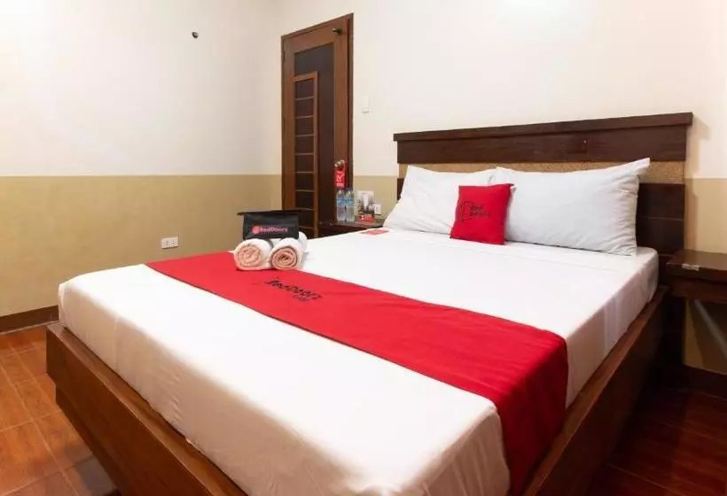 هتل Reddoorz Near Manlurip Rotonda Tacloban
