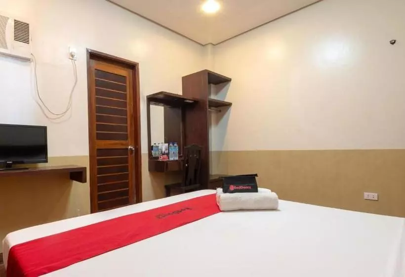 هتل Reddoorz Near Manlurip Rotonda Tacloban
