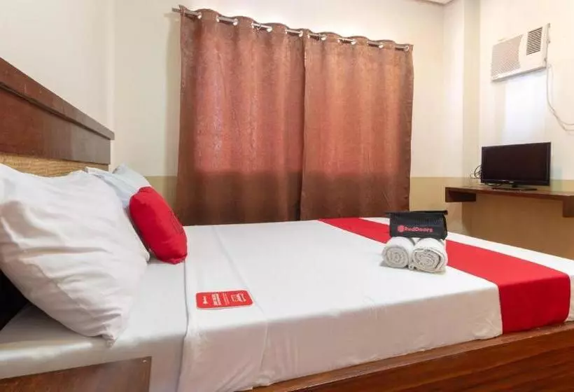 هتل Reddoorz Near Manlurip Rotonda Tacloban