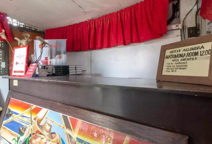 هتل Reddoorz Near Manlurip Rotonda Tacloban
