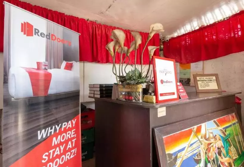 هتل Reddoorz Near Manlurip Rotonda Tacloban