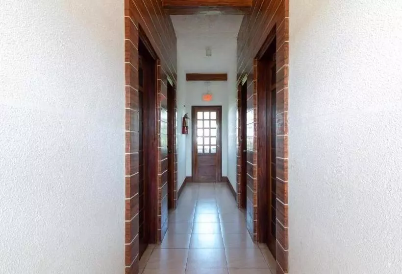 هتل Reddoorz Near Manlurip Rotonda Tacloban