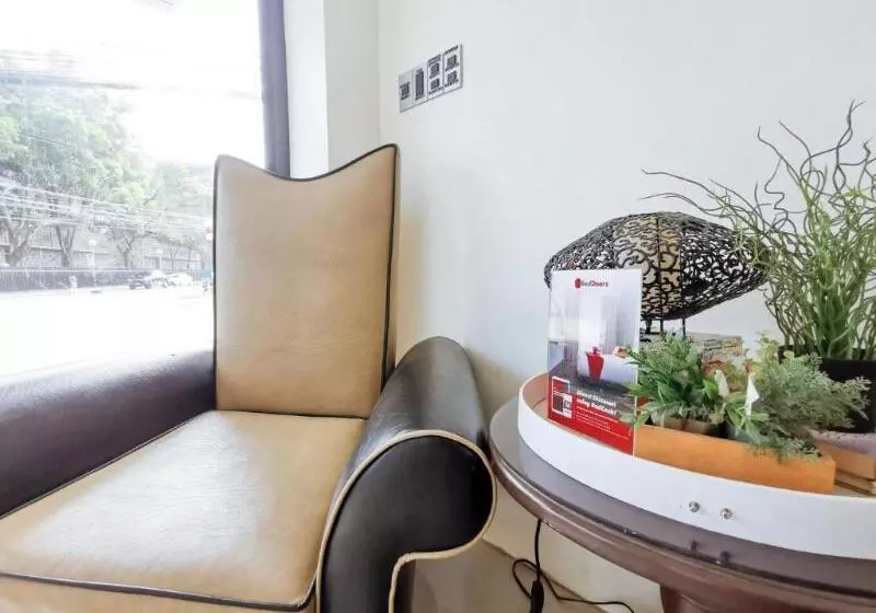 ホテル Reddoorz Plus Near Bangko Sentral Ng Pilipinas Davao