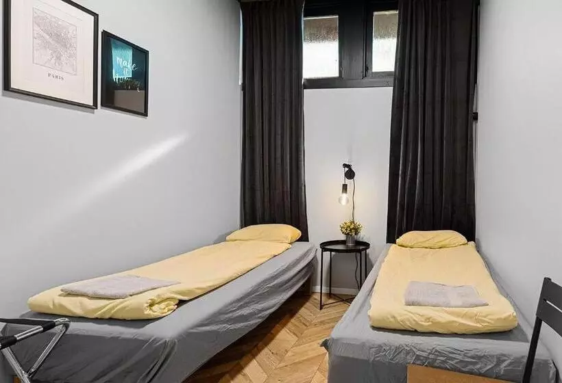 ユースホステル Kallhällsbaden Strandhotell