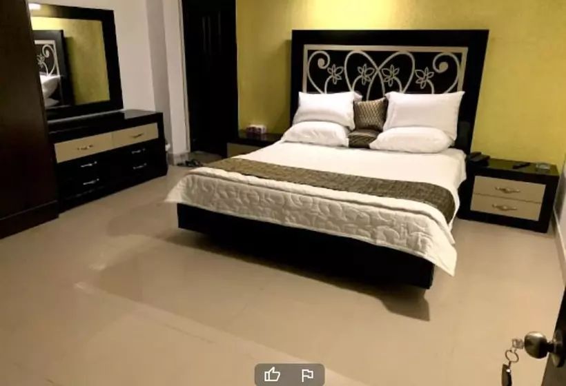 هاستل The Knights Inn