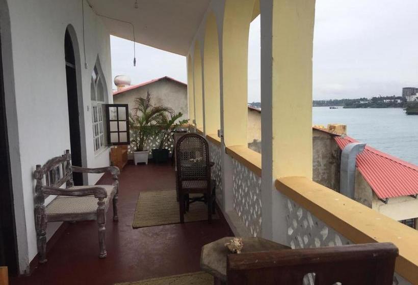 هاستل Tulia Old Town