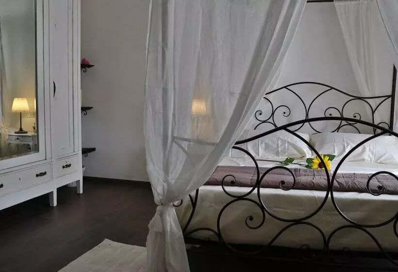 B&b Castello Di Cavaione