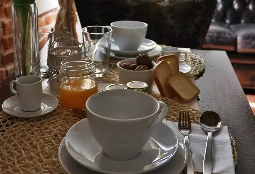 B&b Castello Di Cavaione