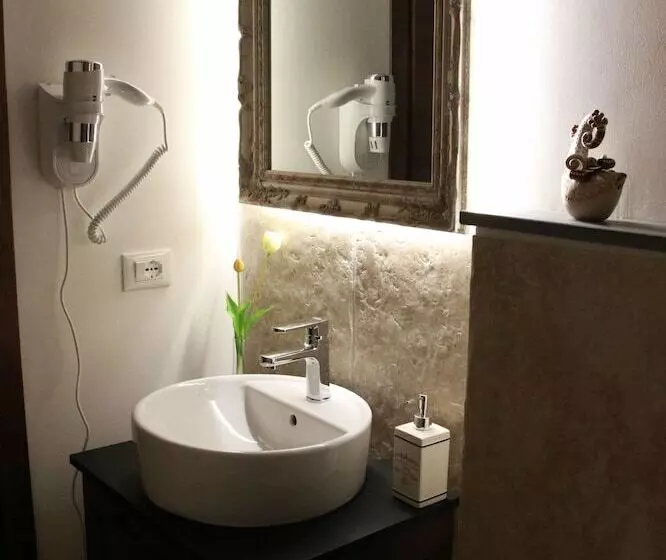 B&b Castello Di Cavaione