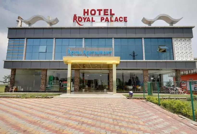 ホテル Oyo 49796  Royal Palace