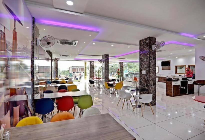 ホテル Oyo 49796  Royal Palace