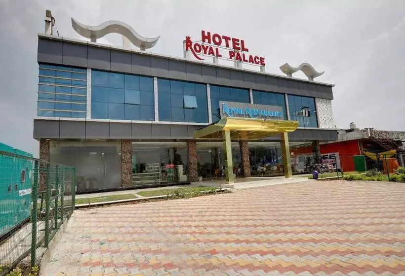 ホテル Oyo 49796  Royal Palace