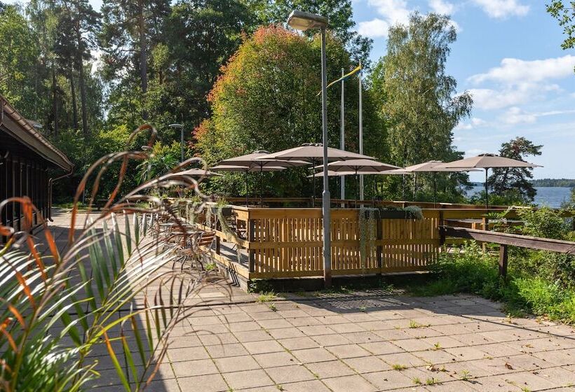 Retkeilymaja Kallhällsbaden Strandhotell