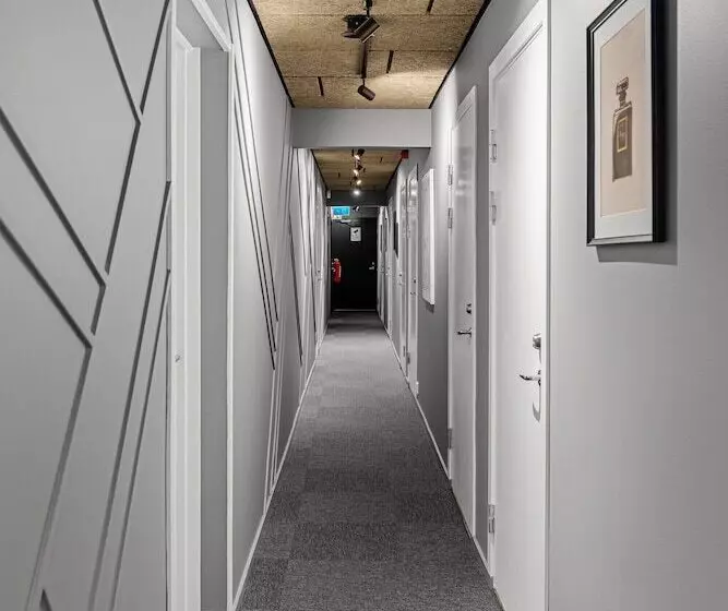 ユースホステル Kallhällsbaden Strandhotell