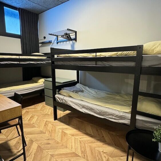 Retkeilymaja Kallhällsbaden Strandhotell