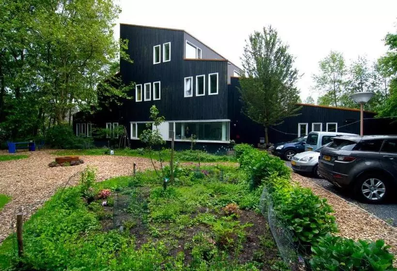 هاستل Villa Buitenlust