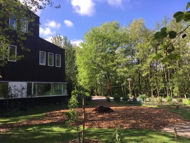 هاستل Villa Buitenlust