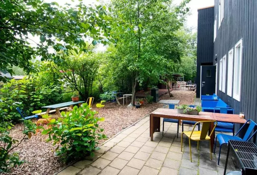 هاستل Villa Buitenlust
