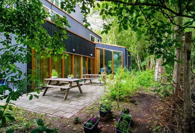 هاستل Villa Buitenlust