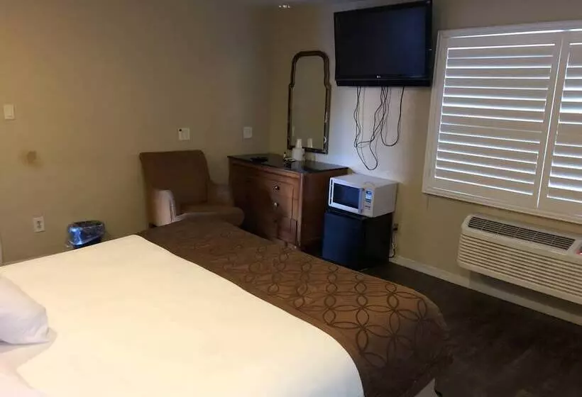 Capri Motel