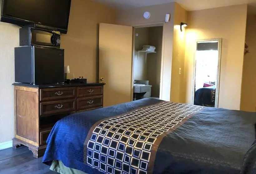 Capri Motel