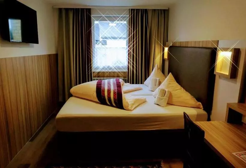 ホテル Gasthof Markterwirt