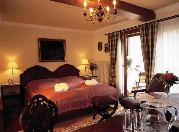 ホテル Gasthof Markterwirt