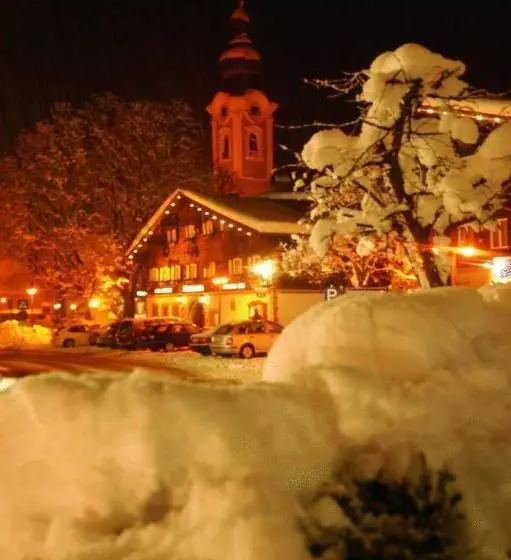 ホテル Gasthof Markterwirt