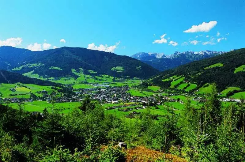 ホテル Gasthof Markterwirt