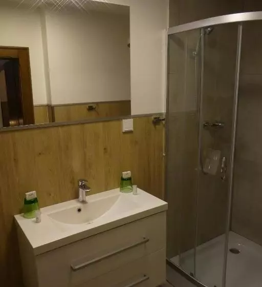 ホテル Gasthof Markterwirt