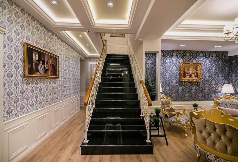 هتل Legacy Boutique