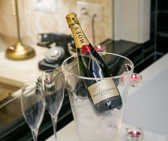 هتل Legacy Boutique