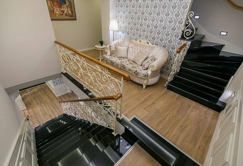 هتل Legacy Boutique