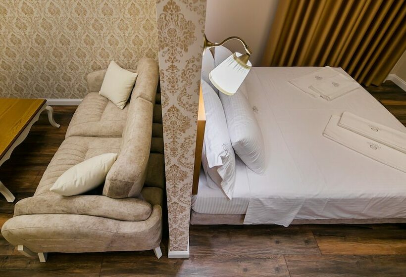 هتل Legacy Boutique