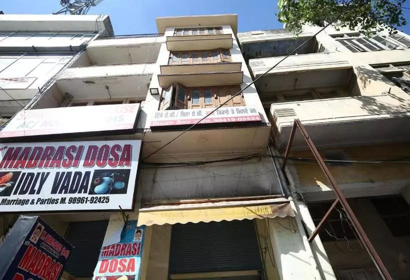 ホテル Spot On 43485 Simran Guest House