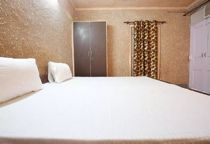 ホテル Spot On 43485 Simran Guest House