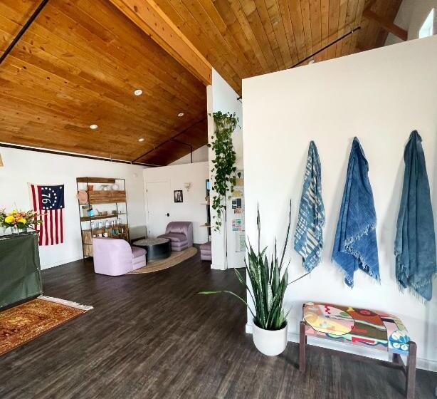 فندق على الطريق Mellow Moon Lodge